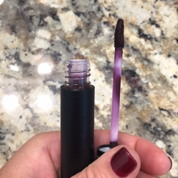 Younique liquid lipstick - Picture 4 of 4